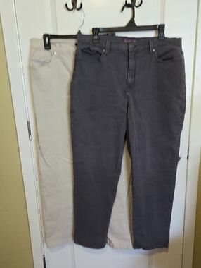Gloria Vanderbilt Amanda Women's Jeans in a gray or washed black color. Size 16